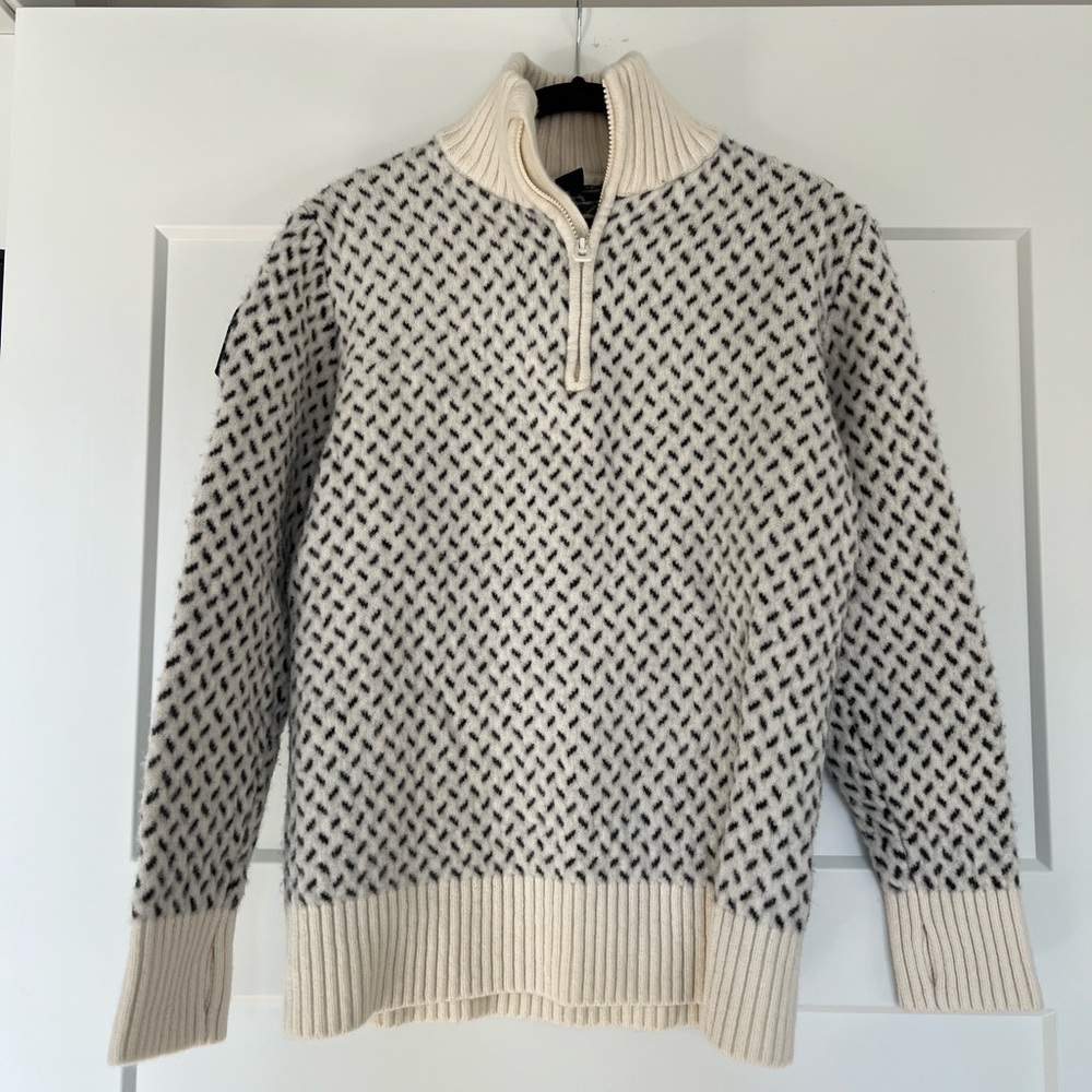 Helly Hansen wool quarter zip - fits like a small